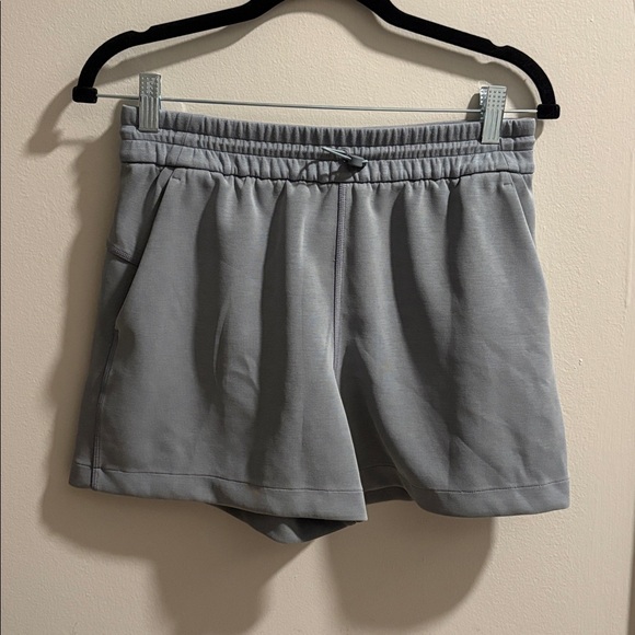 lululemon softstreme high-rise shorts 4" - Picture 5 of 13